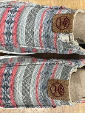 Twisted X Grey, Coral & Blue Patterned Slip-On Shoes